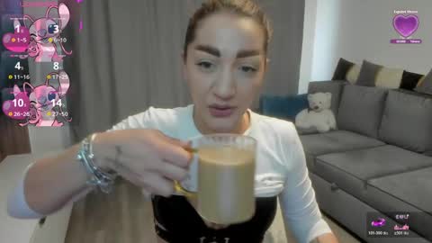 Snapshot of rossana_doll chatting on 8, 4, 2026 Rossa online show from 8, 4, 2026