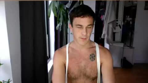 Snapshot of rosscollab chatting on 21, 11, 2025 RossCollab online show from 21, 11, 2025