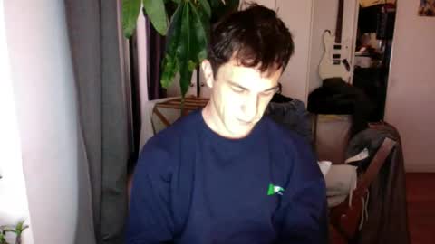 Snapshot of rosscollab chatting on 28, 11, 2025 RossCollab online show from 28, 11, 2025