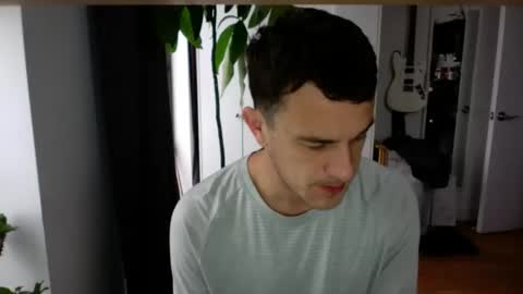 Snapshot of rosscollab chatting on 14, 12, 2025 RossCollab online show from 14, 12, 2025