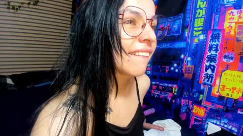 Snapshot of rosse_25 chatting on 8, 3, 2025 Would you like to help me with supplementation and sports suits so I can compete in powerlifting  online show from 8, 3, 2025
