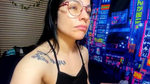 Snapshot of rosse_25 chatting on 8, 3, 2025 Would you like to help me with supplementation and sports suits so I can compete in powerlifting  online show from 8, 3, 2025