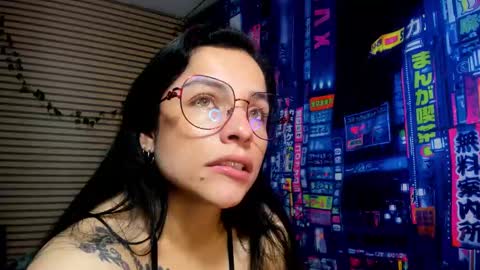 Snapshot of rosse_25 chatting on 10, 3, 2025 Would you like to help me with supplementation and sports suits so I can compete in powerlifting  online show from 10, 3, 2025