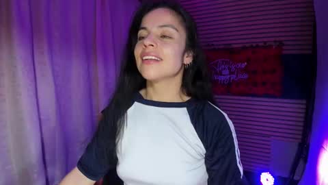 Snapshot of rosse_25 chatting on 8, 9, 2025 Would you like to help me with supplementation and sports suits so I can compete in powerlifting  online show from 8, 9, 2025