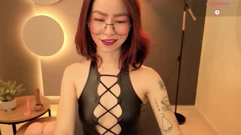 Snapshot of rosse_98_ chatting on 24, 10, 2025 Miss Rosse online show from 24, 10, 2025