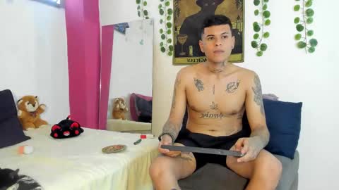 Snapshot of rosse_dredd chatting on 2, 11, 2025 Anal for the first time 40000tks online show from 2, 11, 2025