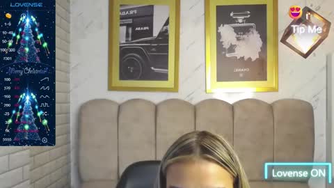 Snapshot of rosse_jeane_v chatting on 15, 12, 2025 rosse jeane v online show from 15, 12, 2025