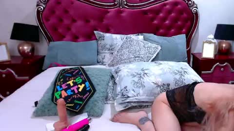 Snapshot of rossecougar_x chatting on 8, 3, 2026 Rosse Cougar online show from 8, 3, 2026