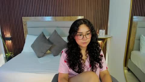 Snapshot of rossie_lanie_ chatting on 4, 4, 2026 rossie_lanie_ online show from 4, 4, 2026