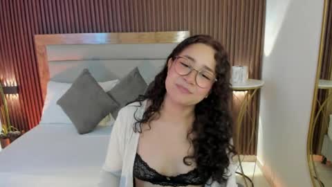 Snapshot of rossie_lanie_ chatting on 7, 4, 2026 rossie_lanie_ online show from 7, 4, 2026