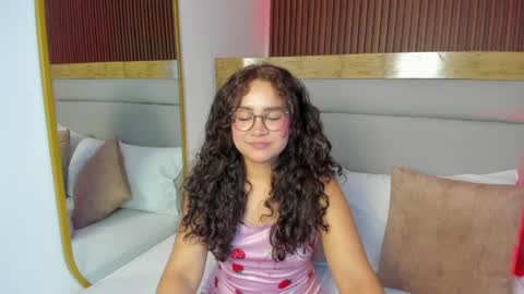 Snapshot of rossie_lanie_ chatting on 18, 4, 2026 rossie_lanie_ online show from 18, 4, 2026