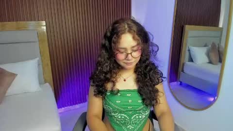 Snapshot of rossie_lanie_ chatting on 21, 4, 2026 rossie_lanie_ online show from 21, 4, 2026