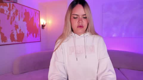 Snapshot of rossirivers chatting on 15, 4, 2026 Rossie Rivers online show from 15, 4, 2026