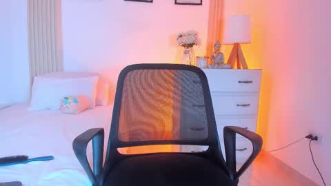 Snapshot of rossy_x chatting on 14, 11, 2025 rossy_x online show from 14, 11, 2025