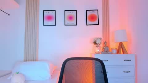 Snapshot of rossy_x chatting on 19, 11, 2025 rossy_x online show from 19, 11, 2025