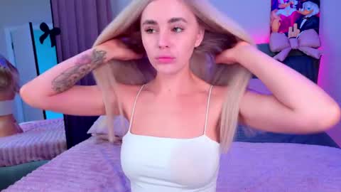 Snapshot of rossy_x_ chatting on 19, 6, 2026 Rossy 630 pm - 230 am online show from 19, 6, 2026
