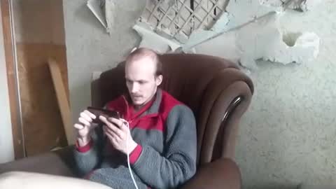 Snapshot of rostislav00 chatting on 2, 3, 2025 Ros online show from 2, 3, 2025