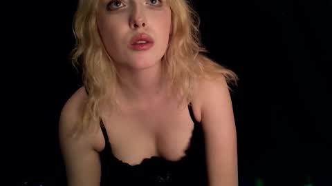 rosy_petal online show from 7, 10, 2025