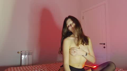 Snapshot of roter_rita chatting on 18, 12, 2025 roter_rita online show from 18, 12, 2025