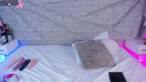 Snapshot of rouse_sweet_ chatting on 16, 4, 2026 ROUSE online show from 16, 4, 2026