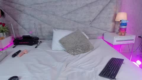 Snapshot of rouse_sweet_ chatting on 2, 5, 2026 ROUSE online show from 2, 5, 2026