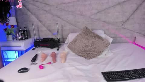Snapshot of rouse_sweet_ chatting on 17, 5, 2026 ROUSE online show from 17, 5, 2026