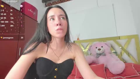 Snapshot of rousee_yarelds chatting on 10, 1, 2025 rousee_yarelds online show from 10, 1, 2025