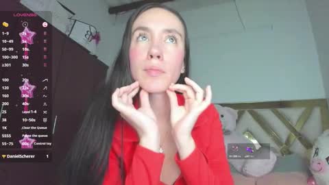 Snapshot of rousee_yarelds chatting on 17, 10, 2025 rousee_yarelds online show from 17, 10, 2025