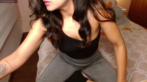 Rouss marie henao  online show from 31, 1, 2025