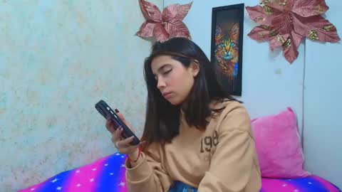 Snapshot of rousse_violet chatting on 9, 1, 2025 rousse_violet online show from 9, 1, 2025