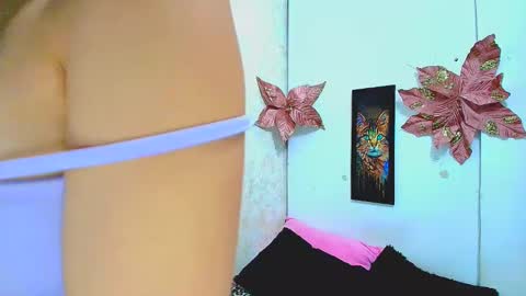 Snapshot of rousse_violet chatting on 5, 2, 2025 rousse_violet online show from 5, 2, 2025