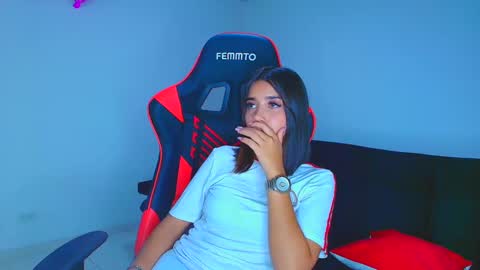 Snapshot of rousse_violet chatting on 9, 9, 2025 rousse_violet online show from 9, 9, 2025