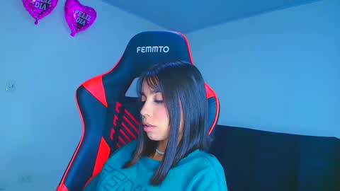 Snapshot of rousse_violet chatting on 29, 9, 2025 rousse_violet online show from 29, 9, 2025