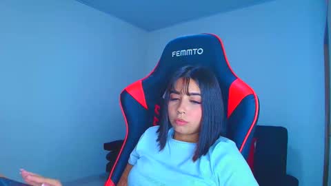 Snapshot of rousse_violet chatting on 20, 10, 2025 rousse_violet online show from 20, 10, 2025