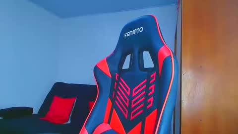 Snapshot of rousse_violet chatting on 24, 10, 2025 rousse_violet online show from 24, 10, 2025