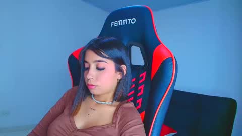 rousse_violet online show from 7, 11, 2025