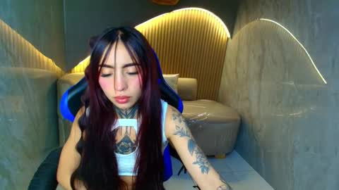 Snapshot of roux_r chatting on 16, 2, 2026 Roux online show from 16, 2, 2026