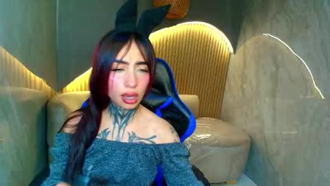 Snapshot of roux_r chatting on 12, 3, 2026 Roux online show from 12, 3, 2026