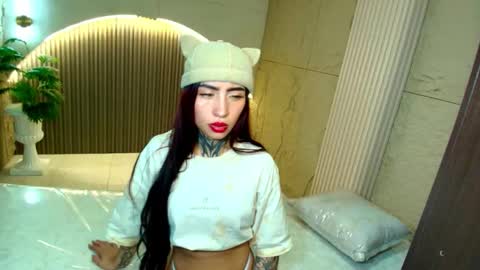 Snapshot of roux_r chatting on 22, 3, 2026 Roux online show from 22, 3, 2026