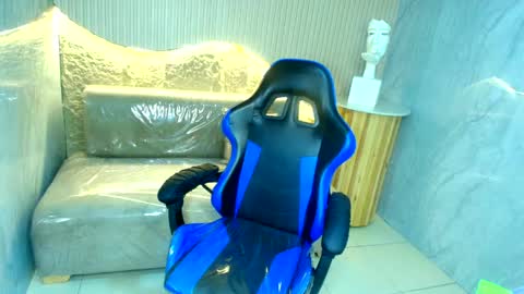 Snapshot of roux_r chatting on 26, 3, 2026 Roux online show from 26, 3, 2026