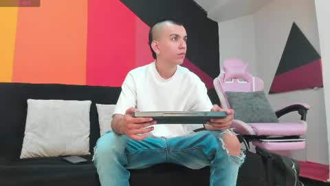 Snapshot of rowancley chatting on 8, 7, 2026 Rowan online show from 8, 7, 2026