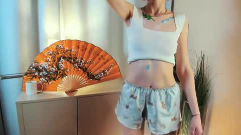 Snapshot of rowenacady chatting on 1, 3, 2025 rowenacady online show from 1, 3, 2025