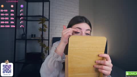 Snapshot of rowenahallman chatting on 17, 12, 2024 Michelle online show from 17, 12, 2024