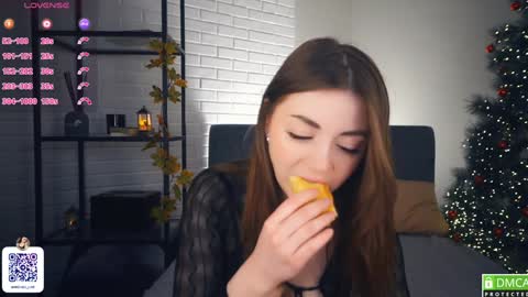 Snapshot of rowenahallman chatting on 20, 12, 2024 Michelle online show from 20, 12, 2024