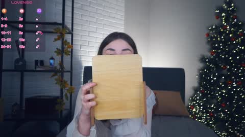 Snapshot of rowenahallman chatting on 21, 12, 2024 Michelle online show from 21, 12, 2024