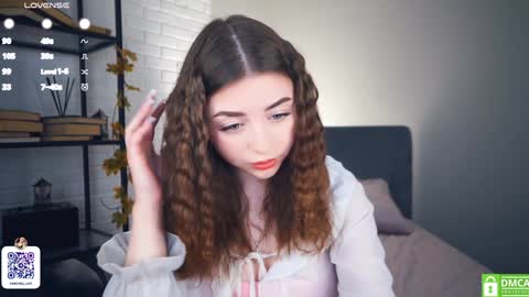 Snapshot of rowenahallman chatting on 16, 1, 2025 Michelle online show from 16, 1, 2025