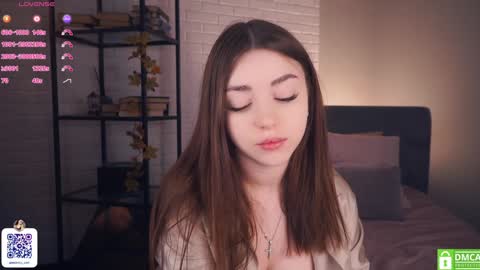 Snapshot of rowenahallman chatting on 4, 2, 2025 Michelle online show from 4, 2, 2025