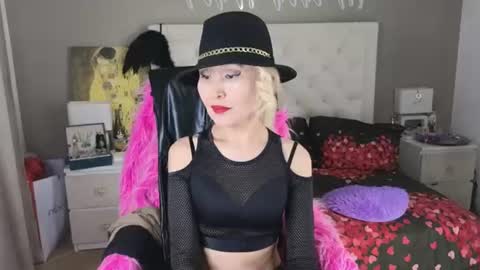 Snapshot of roxalanastar chatting on 11, 6, 2026 Roxalana online show from 11, 6, 2026