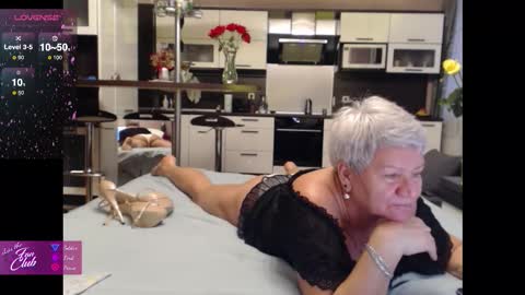 Snapshot of roxana_brooks chatting on 9, 11, 2025 Roxana online show from 9, 11, 2025