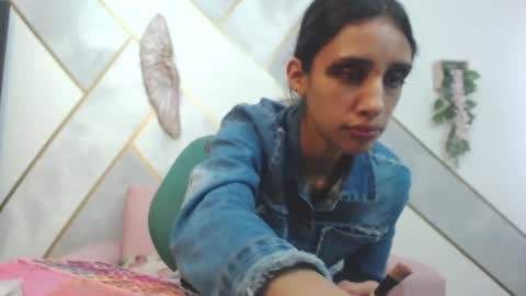 Snapshot of roxana_cyrano chatting on 9, 1, 2025 online show from 9, 1, 2025